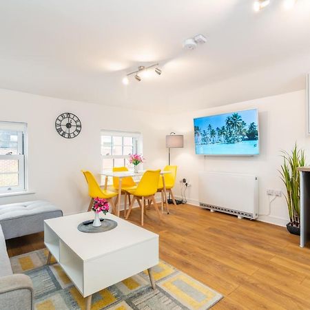 Town Center Apartment With 55” Smart Tv+Netflix Андовер Екстер'єр фото