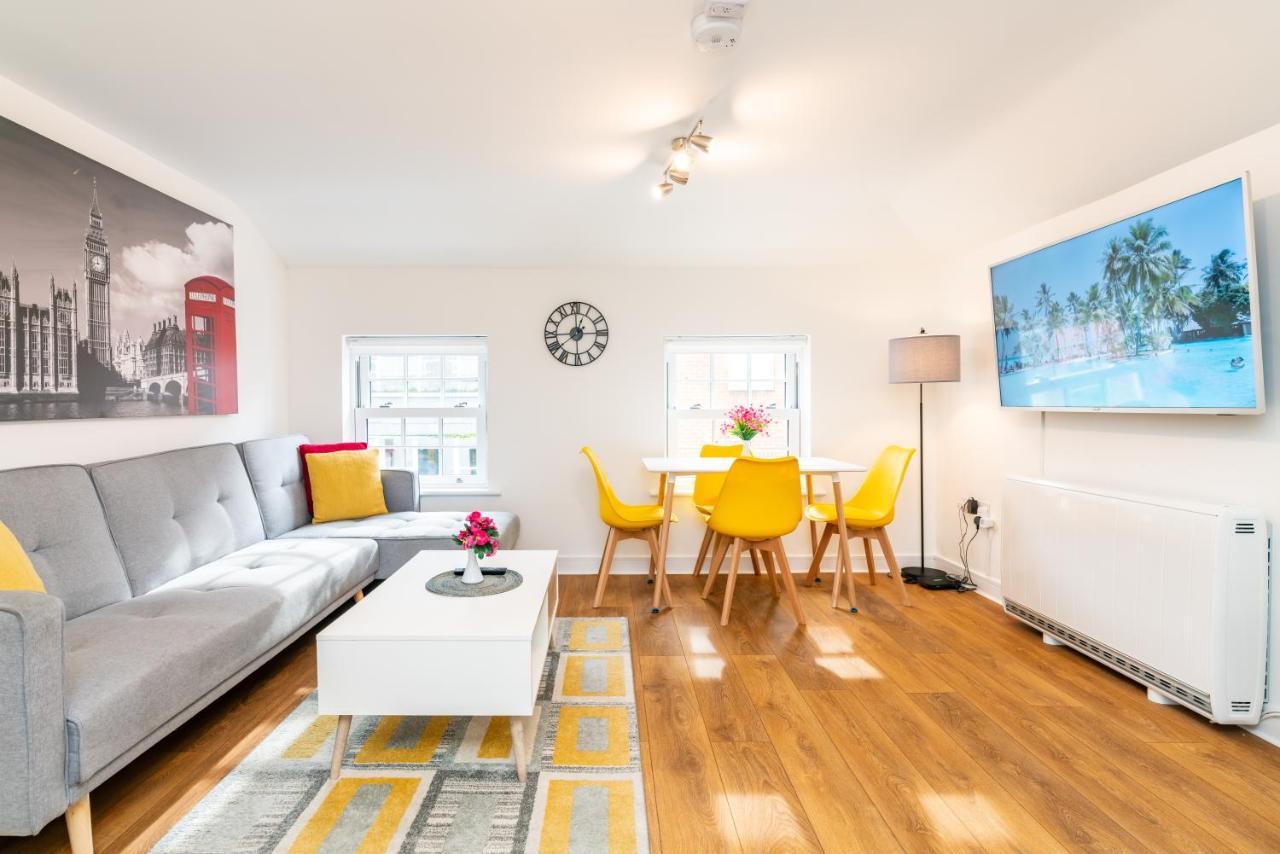 Town Center Apartment With 55” Smart Tv+Netflix Андовер Екстер'єр фото